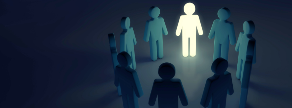 leader inspirant et engageant grâce à une formation leadership petit bonhomme en cercle avec un seul qui est éclairé